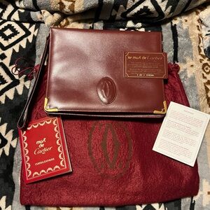 Cartier EUC Les Must de Cartier Bordeaux Leather Clutch Bag